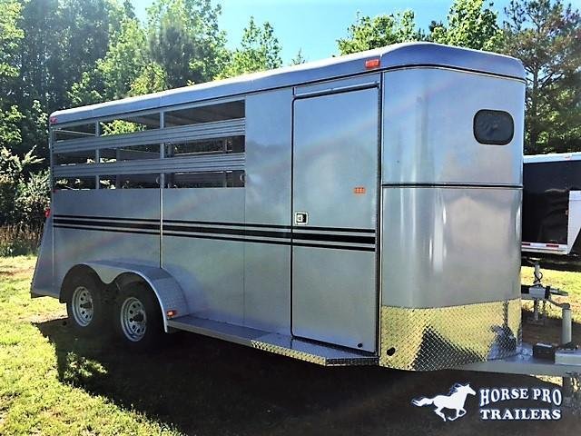 2021 Bee 3 Horse Slant Load Bumper Pull w/Stock Sides 2021 Bee 3 Horse Slant Load Bumper Pull w/Stock Sides