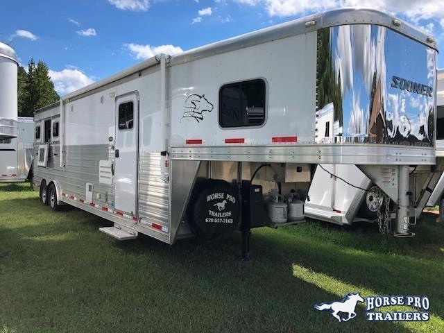 2015 Sooner 3 Horse 13' Sierra Living Quarters 2015 Sooner 3 Horse 13' Sierra Living Quarters