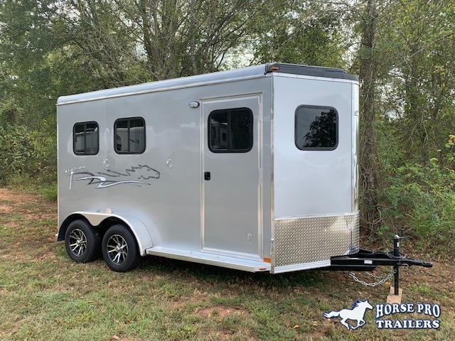 2020 Homesteader 2 Horse Slant Load Bumper Pull w/REAR TACK & ESCAPE DOOR 2020 Homesteader 2 Horse Slant Load Bumper Pull w/REAR TACK & ESCAPE DOOR