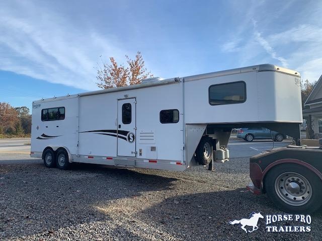 2016 Shadow 3 Horse 11' Living Quarters w/Slide Out & Insulated Roof 2016 Shadow 3 Horse 11' Living Quarters w/Slide Out & Insulated Roof
