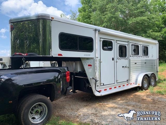 2012 Sundowner 3 Horse Slant Load Gooseneck w/RAMP & (2) AWNINGS! 2012 Sundowner 3 Horse Slant Load Gooseneck w/RAMP & (2) AWNINGS!