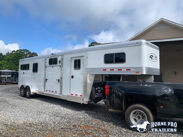 2017 4-Star 2+1 Gooseneck w/QUIET RIDE WERM FLOORING & HYDRAULIC JACK! 2017 4-Star 2+1 Gooseneck w/QUIET RIDE WERM FLOORING & HYDRAULIC JACK!