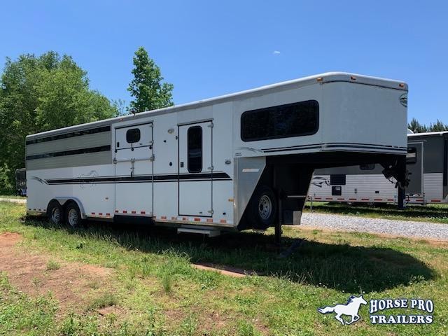 2003 Sundowner 2+1/ Stock Combo Gooseneck w/NEW TIRES & 6' DRESSING ROOM! 2003 Sundowner 2+1/ Stock Combo Gooseneck w/NEW TIRES & 6' DRESSING ROOM!