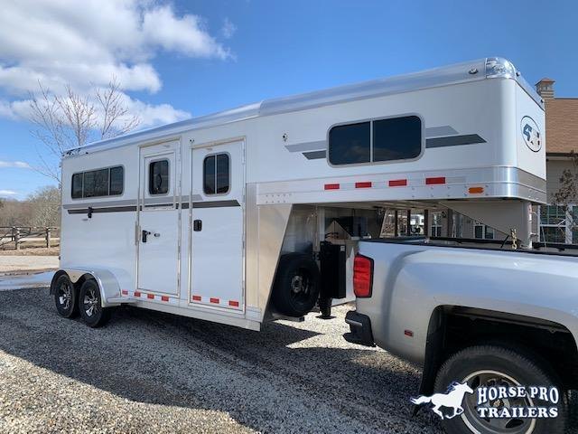 2020 4-Star 2 Horse Straight Load Gooseneck w/ WERM FLOORING & HYDRAULIC JACK! 2020 4-Star 2 Horse Straight Load Gooseneck w/ WERM FLOORING & HYDRAULIC JACK!