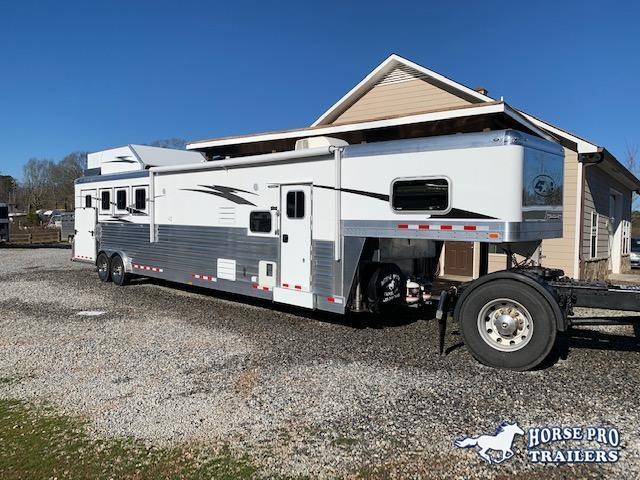 2020 4-Star Deluxe 4 Horse 15'6 Trail Boss Living Quarters w/10' Slide Out SIDE LOAD & FULL REAR TACK! 2020 4-Star Deluxe 4 Horse 15'6 Trail Boss Living Quarters w/10' Slide Out SIDE LOAD & FULL REAR TACK!