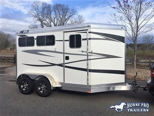 2021 4-Star 2 Horse Slant Load Bumper Pull w/ROOF INSULATION & FANS! 2021 4-Star 2 Horse Slant Load Bumper Pull w/ROOF INSULATION & FANS!