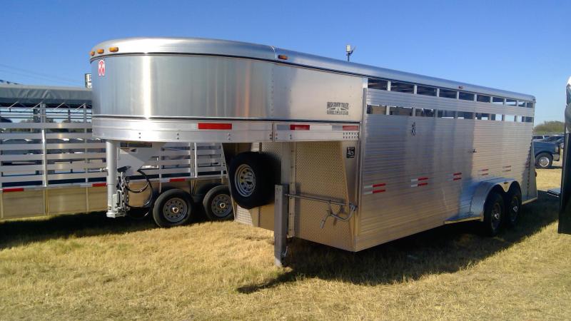 2020 W-W Trailer 20ft Aluminum Livestock Trailer 2020 W-W Trailer 20ft Aluminum Livestock Trailer