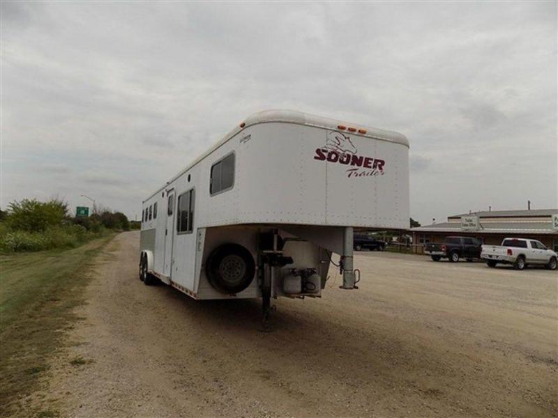 2000 Sooner 4H w/ 10' SW LQ 2000 Sooner 4H w/ 10' SW LQ