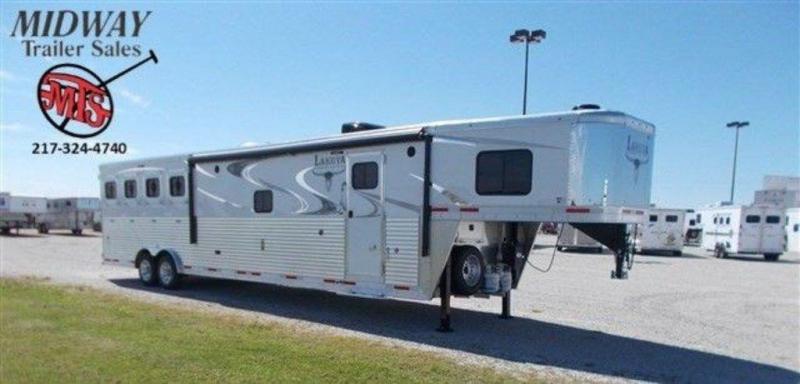 2019 Lakota 8416 4H w/ 16' SW and 9' Slide 2019 Lakota 8416 4H w/ 16' SW and 9' Slide