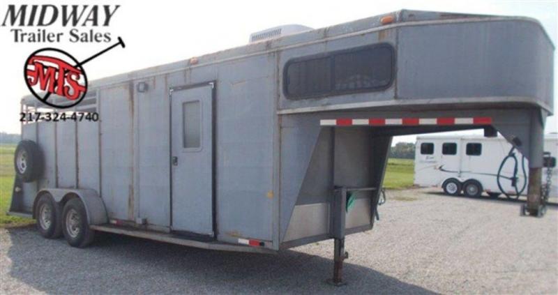 2001 Chaparral 6'8" X 7' X 20' Stock w/ 8' Dress TA GN 2001 Chaparral 6'8" X 7' X 20' Stock w/ 8' Dress TA GN