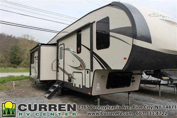 2019 Forest River Inc. ROCKWOOD 8290BS Fifth Wheel Camper 2019 Forest River Inc. ROCKWOOD 8290BS Fifth Wheel Camper